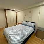 Cozy Room In Modern Apartment - Perfect Location